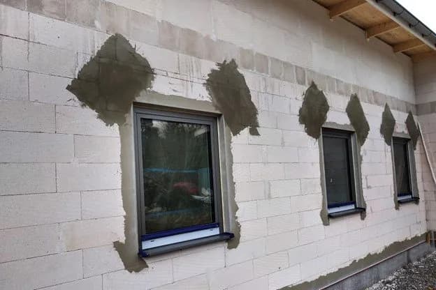 Ile kosztuje położenie tynku na elewacji? Ceny, które zaskakują