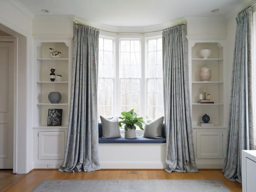 Jak długość firanki do parapetu wpływa na wystrój wnętrza?